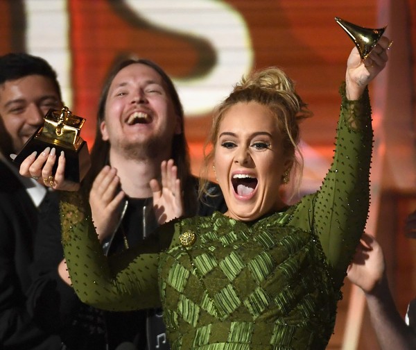 Grammy 2017: Adele giành “cú đúp” với Hello