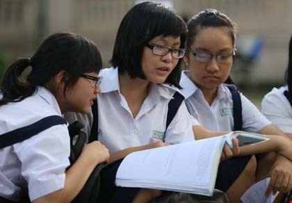 ‘Em bị rớt lớp 10, có được thi tiếp năm sau?’