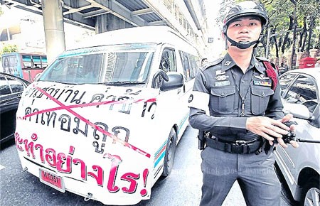 Các nước e ngại biểu tình Thái Lan