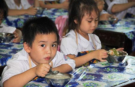 Đà Nẵng chuẩn hóa bữa ăn bán trú cho HS tiểu học