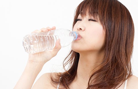 Tu nước ừng ực trụy tim như chơi