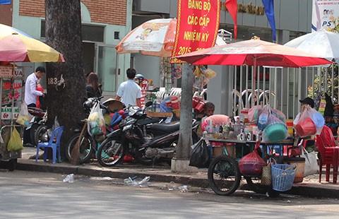 Tập trung dẹp hàng rong trước bệnh viện