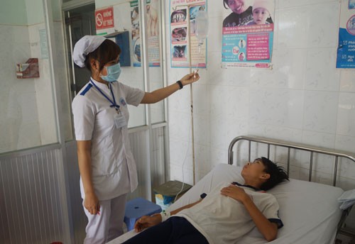 Bình Dương: Hàng chục học sinh nhập viện sau bữa trưa
