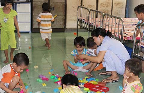 Bạn đọc chia sẻ với những người nuôi trẻ HIV