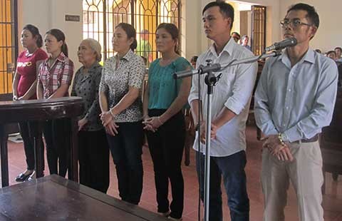 Viện nói không tội, tòa vẫn kết án