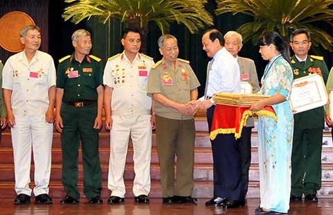 Hãy cùng khơi dậy sức mạnh của cả dân tộc