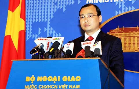 Phản đối Trung Quốc mở rộng các bãi đá ngầm ở Trường Sa