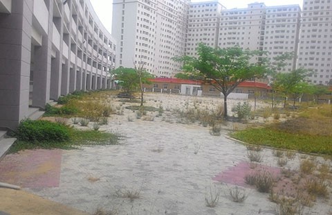 Trường bỏ hoang giữa lòng thành phố