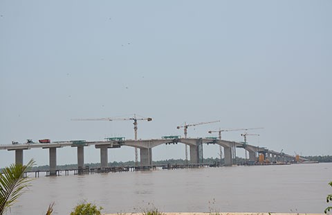 Hợp long cầu Cổ Chiên nối Trà Vinh - Bến Tre