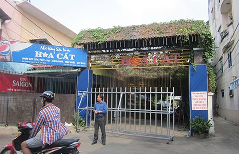Tranh chấp mặt bằng, rào nhà hàng được không?