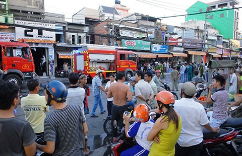 Một ngày, hai vụ cháy nhà trong hẻm