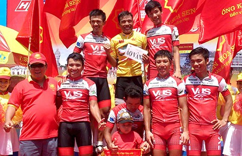 Xe đạp Cúp TH TP.HCM 2015: VUS TP.HCM đoạt áo vàng