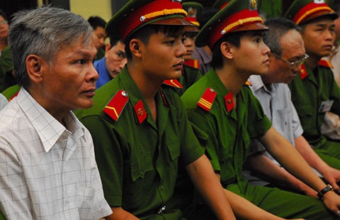 Tử hình quan tham không giải quyết được gì?