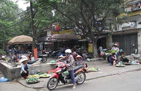 Thiếu sân chơi, trẻ em bị 'đẩy' đến quán Internet