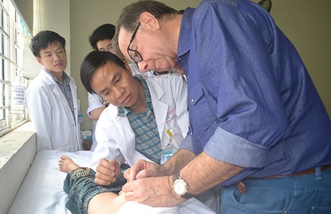 Giúp trẻ có bộ phận sinh dục hoàn chỉnh