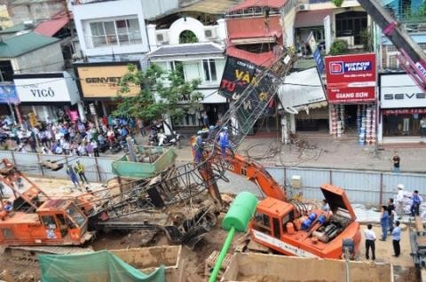 Hà Nội - mùa sắt rụng