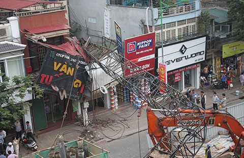 Phê bình giám đốc dự án Daelim