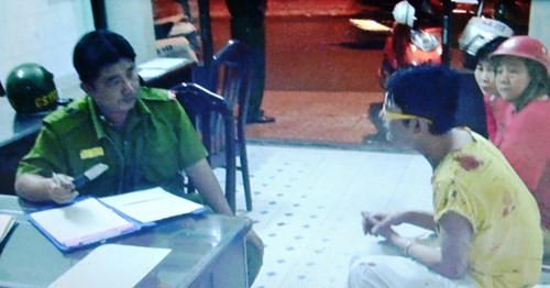 Cảnh sát 113 giải cứu người đàn ông bị kề dao vào cổ