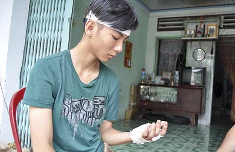 Truy bắt côn đồ vào UBND phường chém người