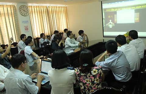 Căng thẳng thi tuyển vào ghế hiệu trưởng