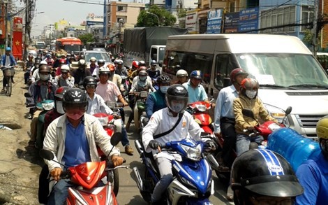 Sẽ bỏ phí giao thông đối với xe máy?
