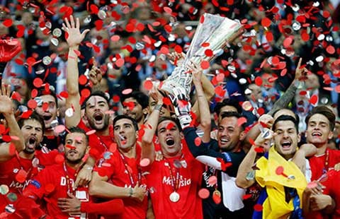 Chung kết Europa League: Sevilla lập kỷ lục