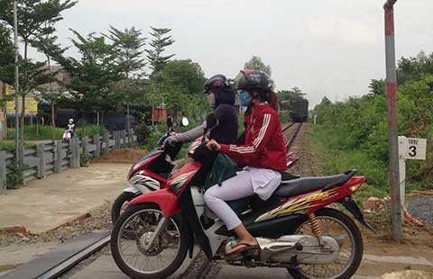 Hiểm họa tai nạn đường ngang
