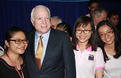 TNS Mỹ John McCain: TQ vi phạm hoàn toàn luật pháp quốc tế