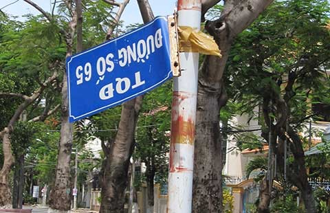 Bảng tên đường lộn ngược