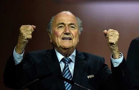 Blatter từ chức để tránh hiểm họa?
