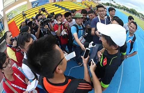 HLV Toshiya Miura: ‘Mạc Hồng Quân rất ăn ý với Công Phượng’