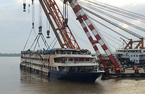Tìm thấy 396 thi thể trong vụ chìm tàu Ngôi sao phương Đông