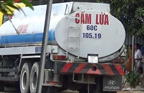 Đình chỉ tài xế trộm xăng trên quốc lộ