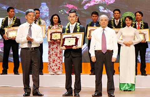 FCV nhận giải thưởng của Bộ TN&MT