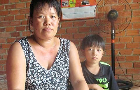 Đi làm hộ khẩu, cực khổ như thế này đây!