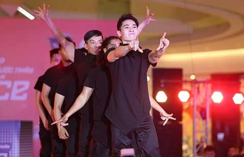 Tuyển sinh nhảy ở 10 thành phố
