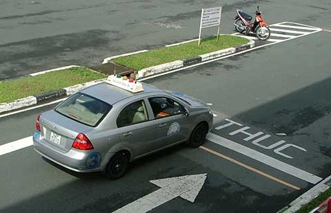 Sửa quy định cấp bằng lái, giảm ‘xe điên’