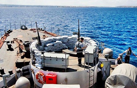 EU đưa tàu chiến và máy bay ra Địa Trung Hải