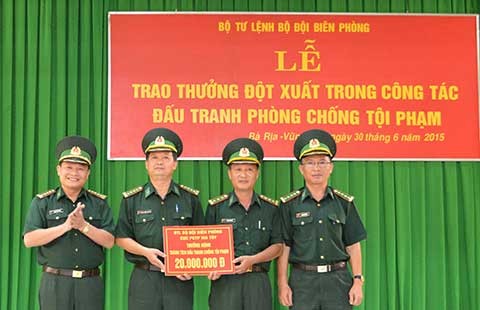 Bộ đội biên phòng được khen thưởng về thành tích chống buôn người