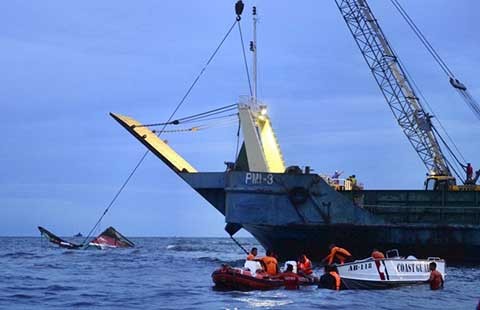 Động đất ở Tân Cương và Philippines