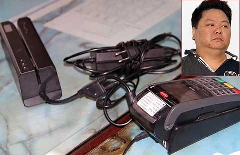 Bắt người nước ngoài rút tiền tỉ bằng thẻ giả