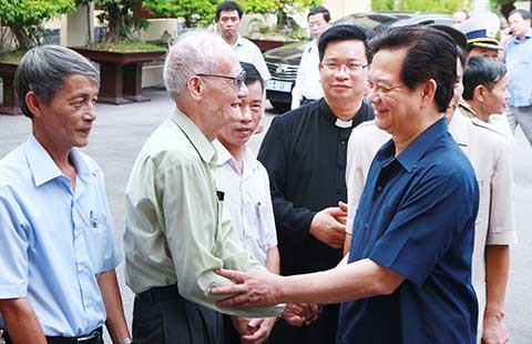Giữ môi trường hòa bình để phát triển