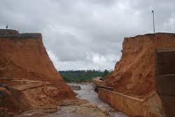 Xây kịch bản dời dân khi vỡ hồ thủy điện