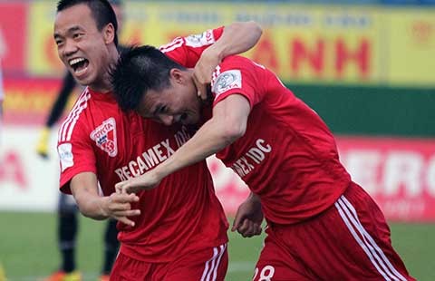 Vòng 15 V-League: B. Bình Dương bị đe dọa soán ngôi
