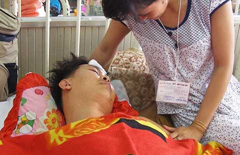 Tài xế xe cấp cứu: Nghề đối mặt tử thần