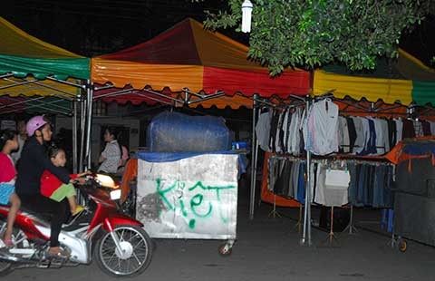 Mỹ Tho: Chợ đêm bị cắt điện, tiểu thương kêu trời