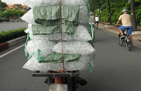 Xe chở nước đá khủng