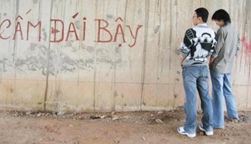 ‘Tè’ bậy trên biển Đà Nẵng, phạt 300.000 đồng