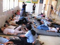 Điều tra nguyên nhân 46 công nhân ngộ độc thực phẩm