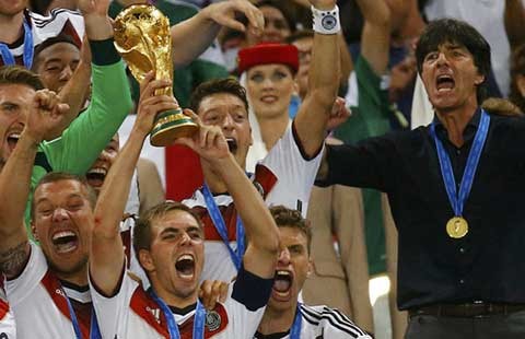 Vòng loại Euro 2016: Đừng lo vô địch thế giới Đức tuột dốc